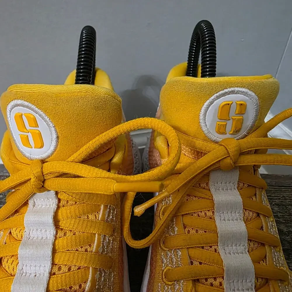 Nike Sabrina 1 Iconic Basketball Shoes Yellow Youth Size 5